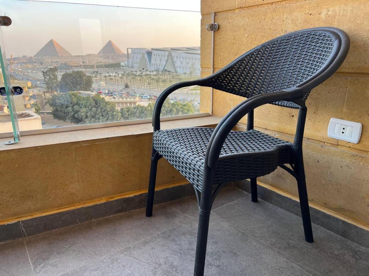 Pyramids View 3*