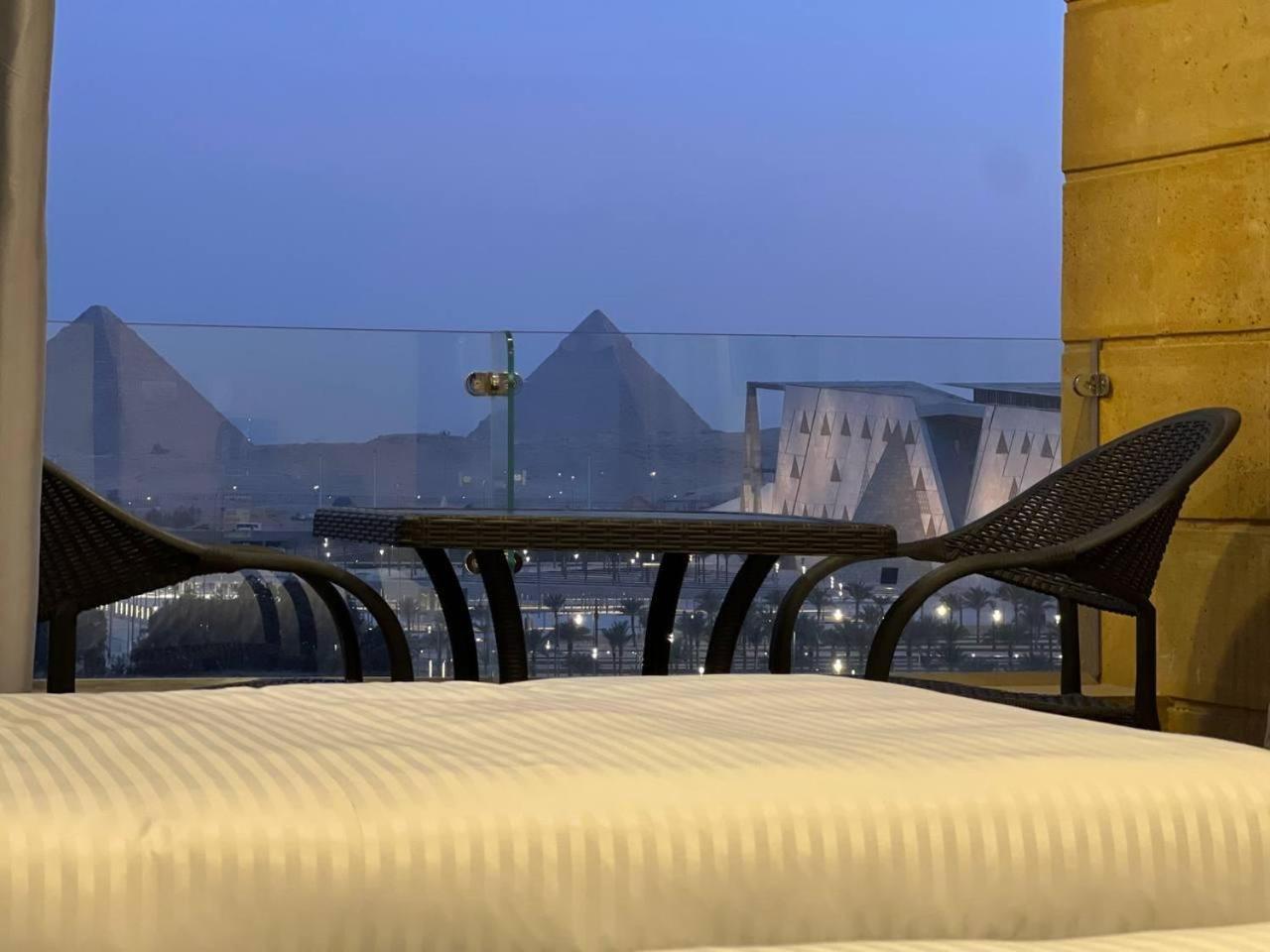 Pyramids View 3*