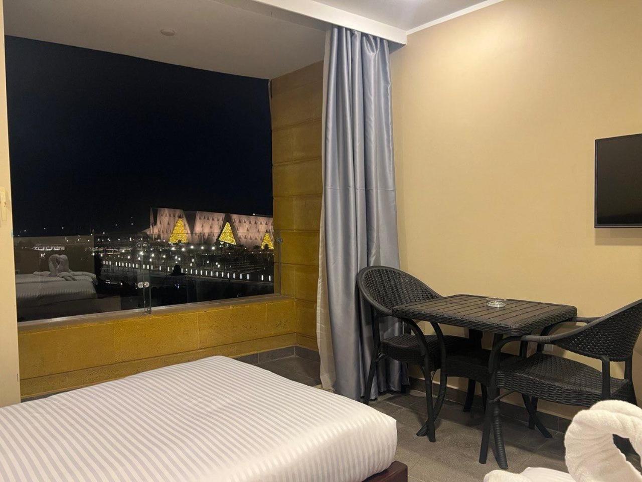 Pyramids View 3*
