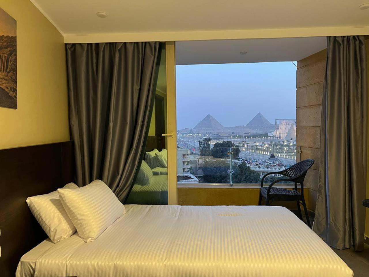 Hotel Pyramids View 3*